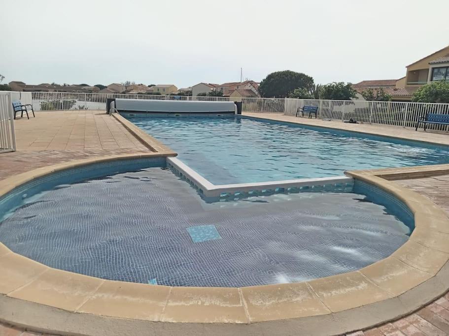 Jolie Maisonnette Dans Residence Calme Avec Piscine Le Barcarès Exterior foto