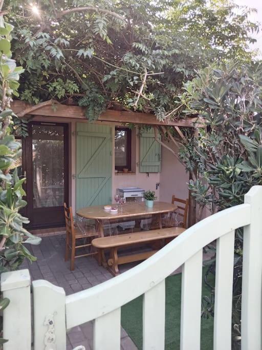 Jolie Maisonnette Dans Residence Calme Avec Piscine Le Barcarès Exterior foto